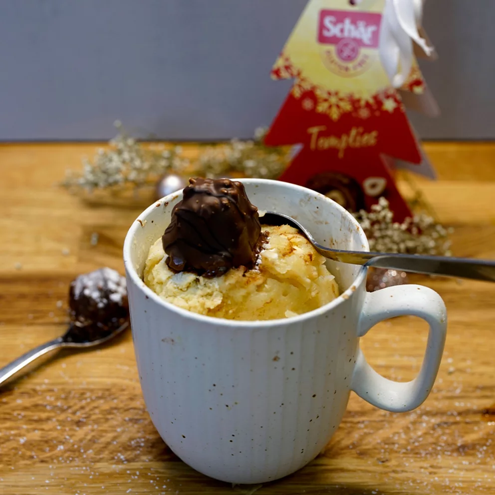 Glutenfreier weihnachtlicher Tassenkuchen