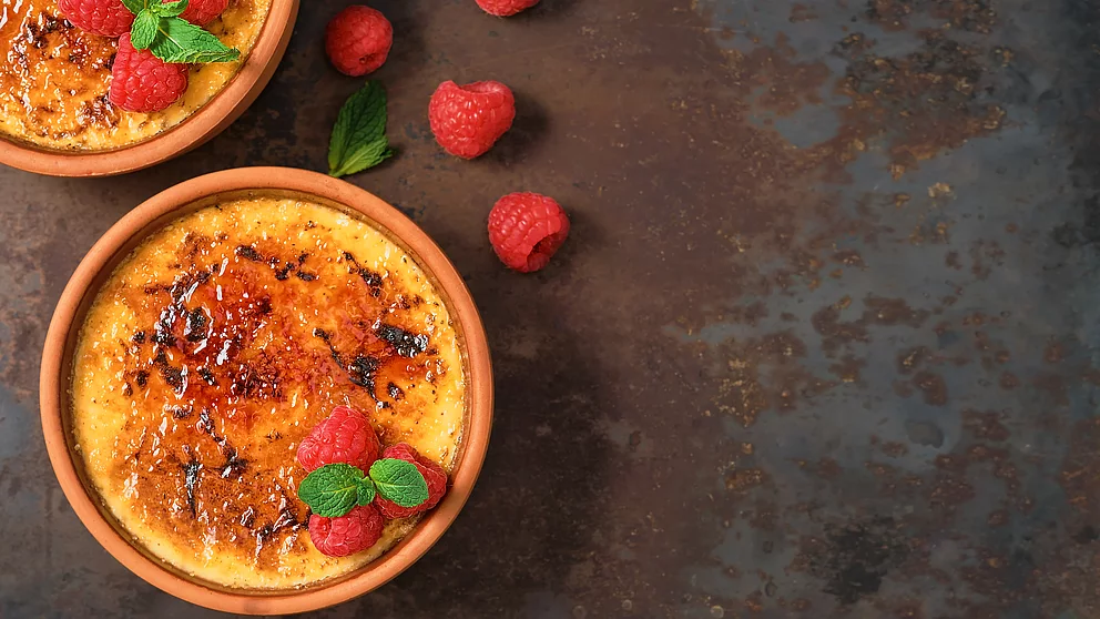 Para los amantes de los postres, llega vuestra nueva pasión: una delicada crème brulée 100% sin gluten. Déjate llevar por el dulce placer de una crema de leche y queso Mascarpone recubierta con unas suaves natillas. El